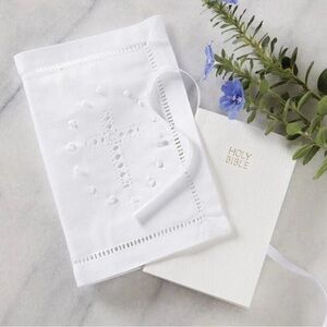 NIB Mud Pie Children's White Embroidered Heirloom
Bible Cover Set